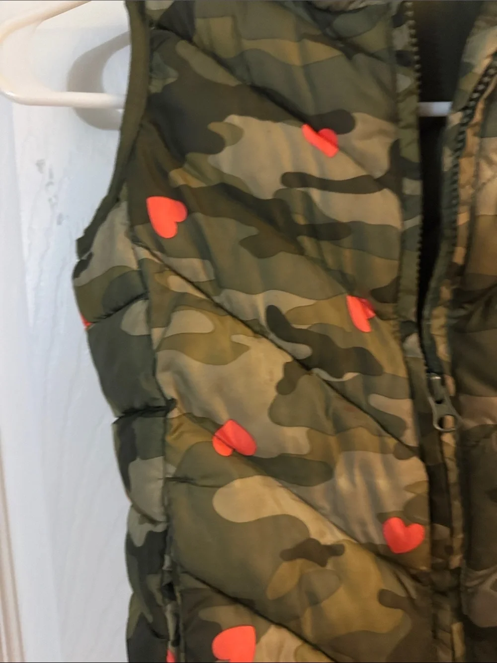 GAP Girls' Green Camouflage Puffer Vest with Red Heart Accents